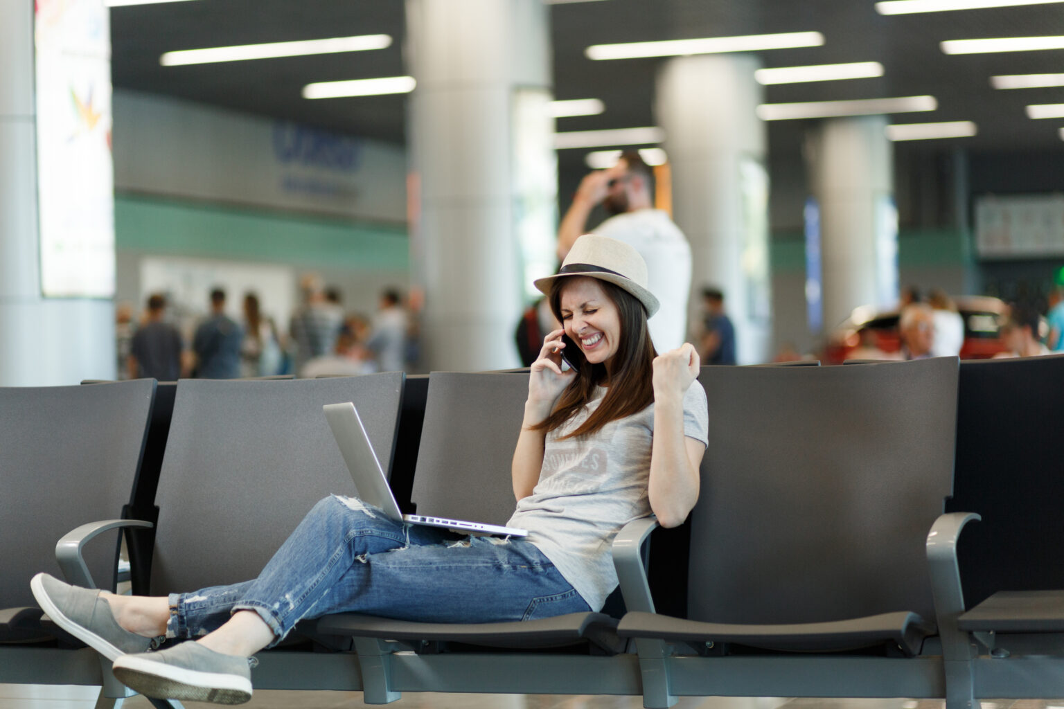 woman tourist on the phone